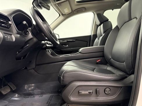 Used 2025 Honda Pilot Touring image 15
