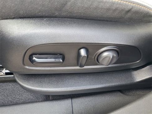 Used 2020 GMC Terrain SLE w/ Driver Convenience Package image 7