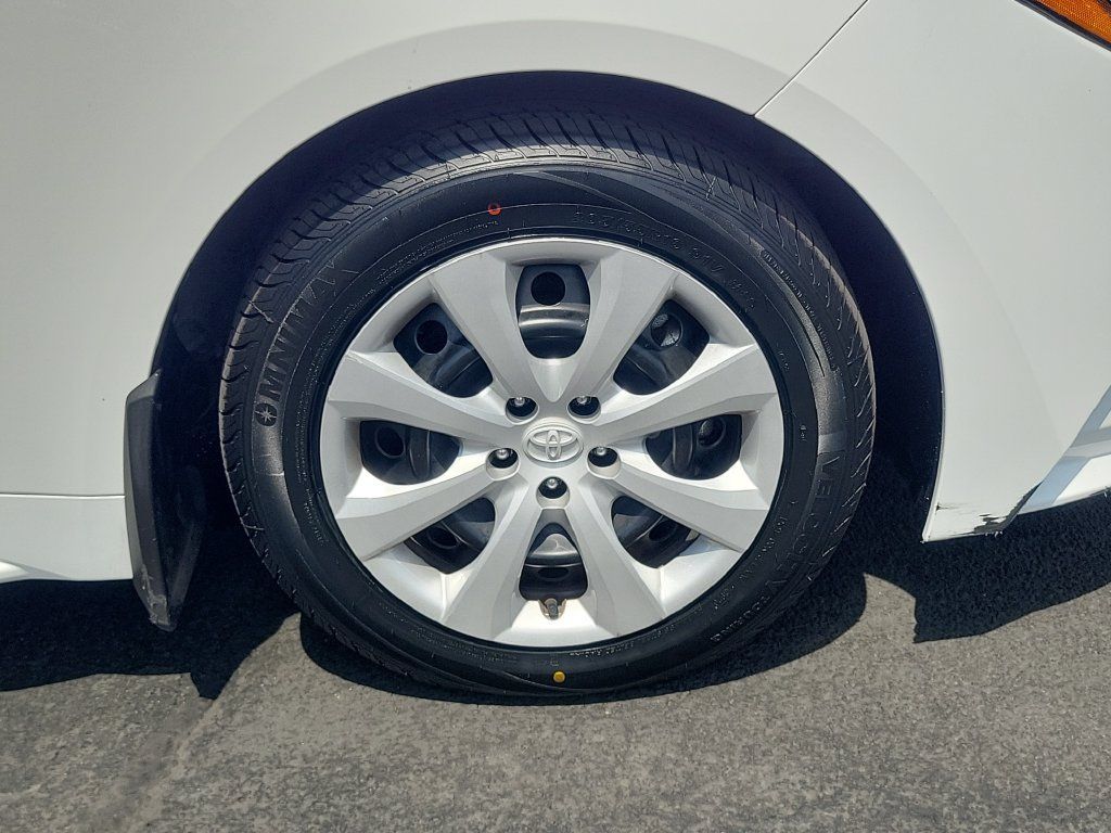 Used 2024 Toyota Corolla LE FWD image 7