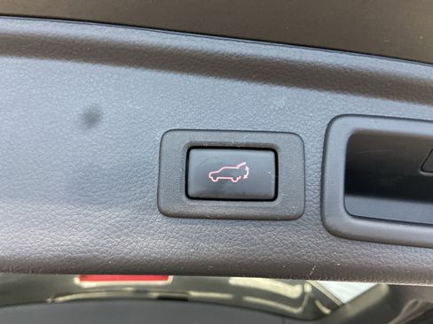 Used 2018 Subaru Forester 2.5i Limited image 35