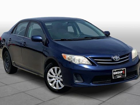 Used 2013 Toyota Corolla LE image 2