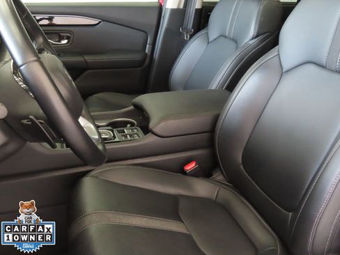 Used 2023 Honda Pilot Touring image 12