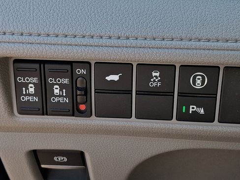 Certified 2024 Honda Odyssey Touring image 25