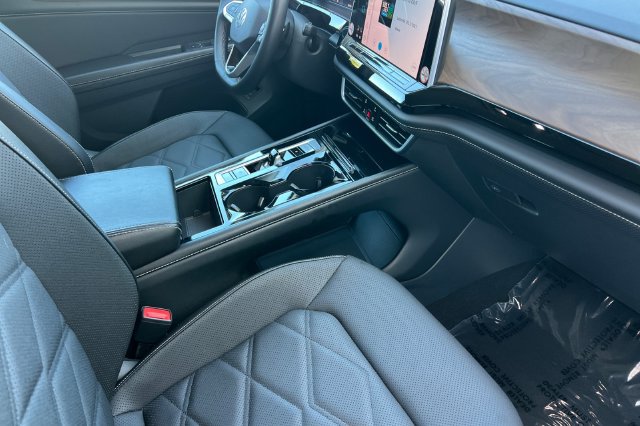 Used 2024 Volkswagen Atlas SE AWD/4WD image 19