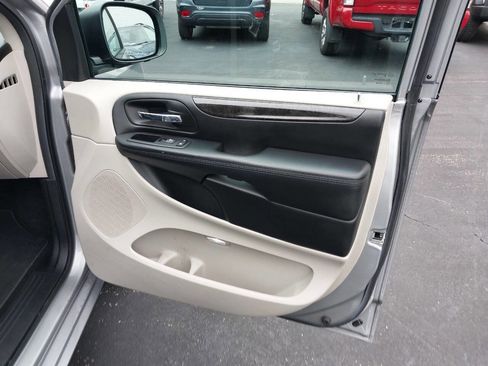 Used 2017 Dodge Grand Caravan SE w/ Power Window Group image 7