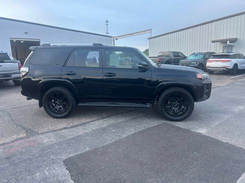Used 2024 Toyota 4Runner SR5 Premium w/ Moonroof Package RWD image 4