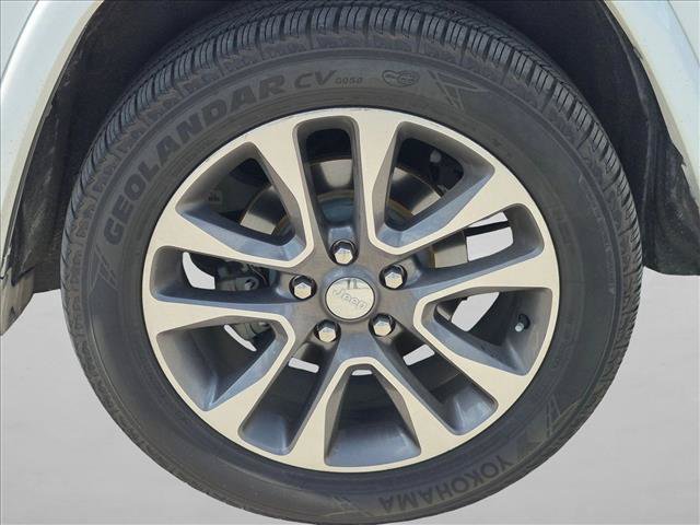 Used 2018 Jeep Grand Cherokee Overland AWD/4WD image 4