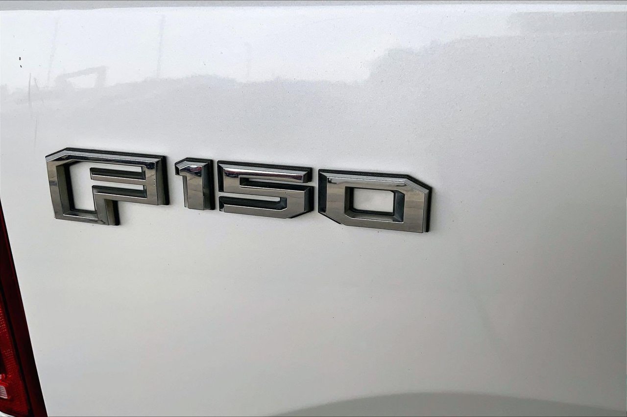 Used 2017 Ford F150 Lariat w/ Equipment Group 501A Mid RWD image 9