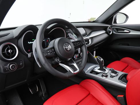 New 2026 Alfa Romeo Stelvio Sprint w/ Convenience Package AWD/4WD image 18