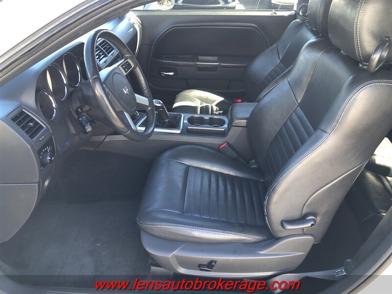 Used 2010 Dodge Challenger R/T RWD image 15
