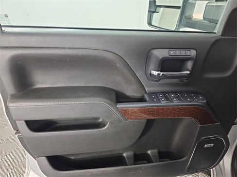 Used 2015 GMC Sierra 2500 SLT w/ Duramax Plus Package image 11