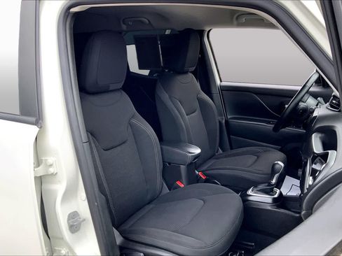 Used 2023 Jeep Renegade Altitude w/ Convenience Group I AWD/4WD image 9