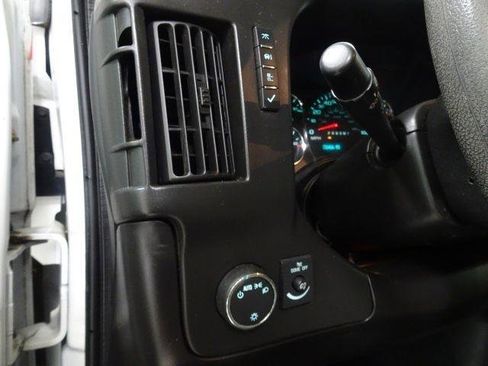 Used 2014 GMC Savana 3500 image 23