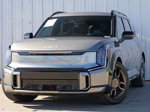 Used 2024 Kia EV9 GT-Line image 3