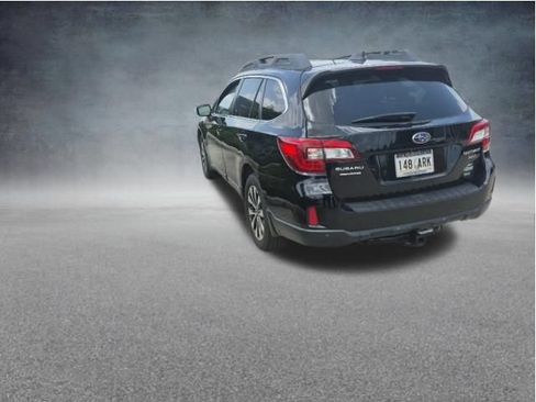 Used 2017 Subaru Outback 3.6R Limited AWD/4WD image 6