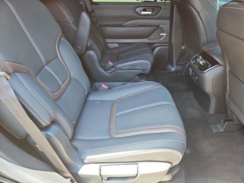 Certified 2025 Nissan Armada SL w/ Captain's Chari Seat Package AWD/4WD image 21