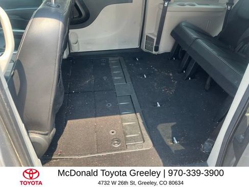 Used 2019 Dodge Grand Caravan SXT FWD image 6