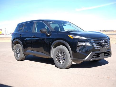 Used 2024 Nissan Rogue S image 1