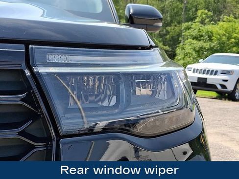 Used 2025 Ford Explorer ST-Line w/ ST-Line Street Pack AWD/4WD image 32