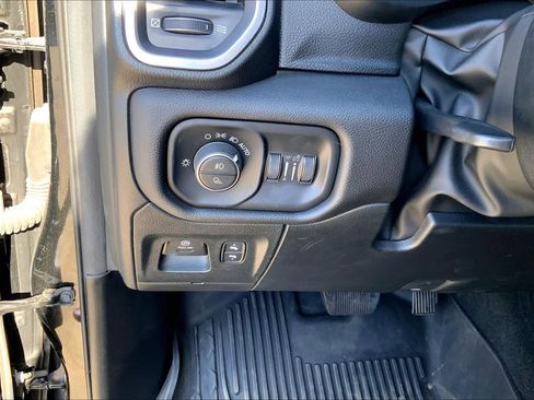 Used 2023 RAM 1500 Laramie AWD/4WD image 33