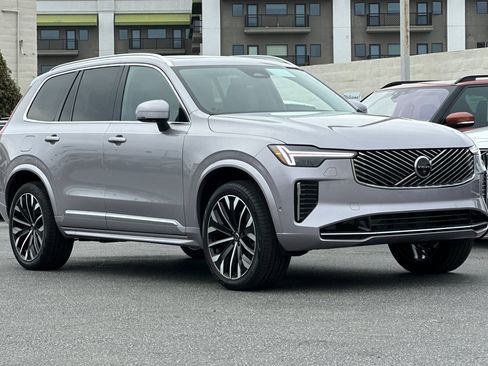 New 2026 Volvo XC90 B5 Plus w/ Protection Package image 7