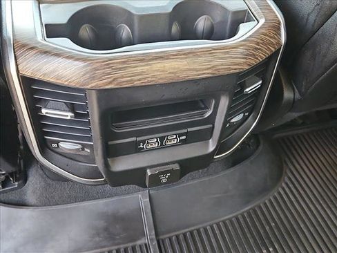 Used 2019 RAM 1500 Laramie image 17