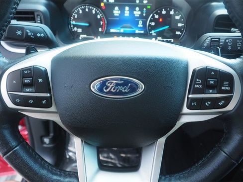 Used 2021 Ford Explorer XLT w/ Class III Trailer Tow Package image 15