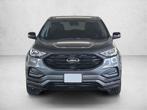 Used 2022 Ford Edge SE w/ Black Appearance Package AWD/4WD image 2