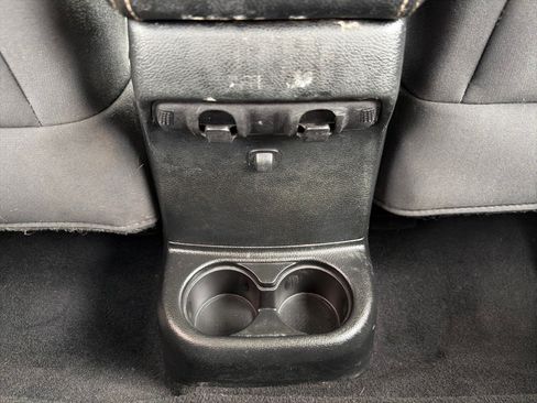 Used 2018 Jeep Wrangler Sport AWD/4WD image 18