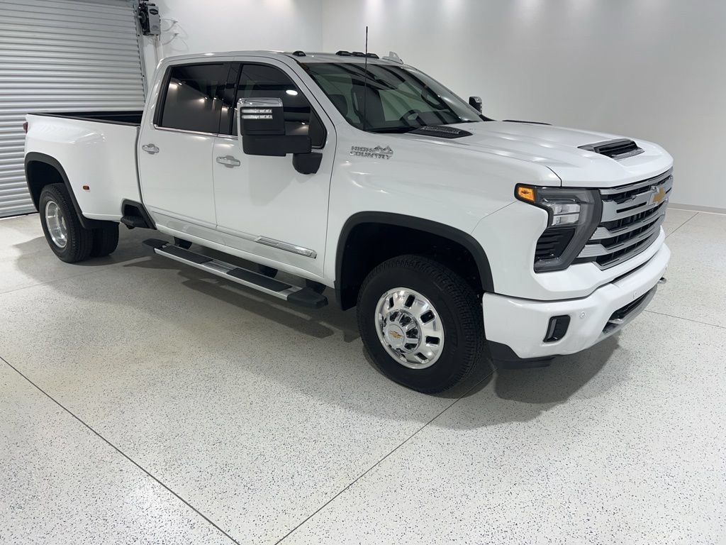 Used 2024 Chevrolet Silverado 3500 High Country AWD/4WD image 7