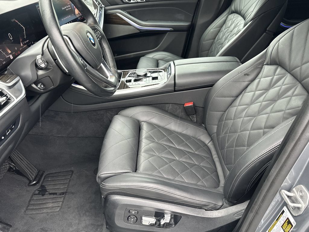 Used 2025 BMW X5 xDrive40i AWD/4WD image 14