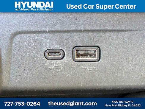 Used 2025 Chevrolet Trax LT FWD image 23