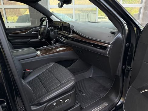 Used 2022 Cadillac Escalade Sport Platinum AWD/4WD image 18