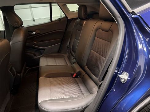 Certified 2024 Chevrolet Trax LT w/ Sunroof Package FWD image 23