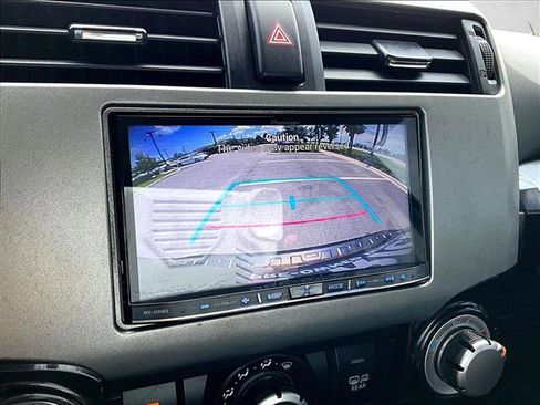 Used 2018 Toyota 4Runner TRD Off-Road Premium AWD/4WD image 21
