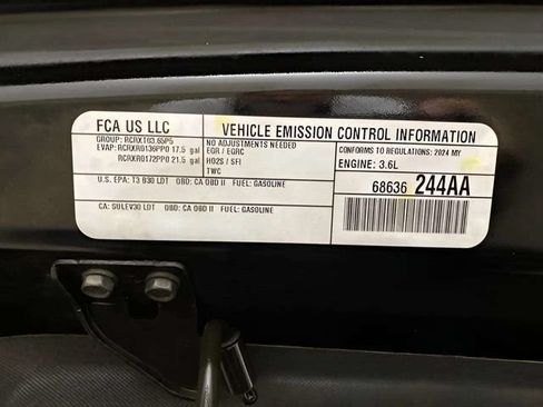 Used 2024 Jeep Wrangler Unlimited Sport AWD/4WD image 12