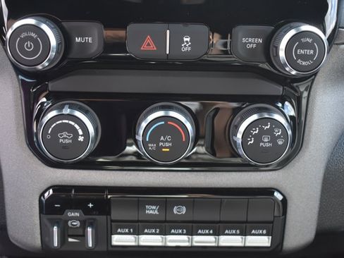 New 2026 RAM 2500 Tradesman w/ Chrome Appearance Group AWD/4WD image 24