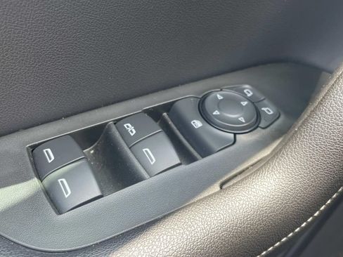 Used 2023 Chevrolet Blazer LT w/ Convenience Package FWD image 17