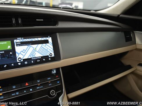 Used 2020 Jaguar XF Premium image 34