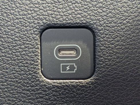 Certified 2025 Kia Telluride LX FWD image 18
