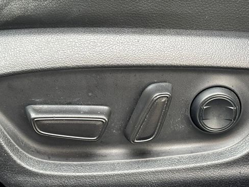 Used 2021 Toyota Camry SE image 9