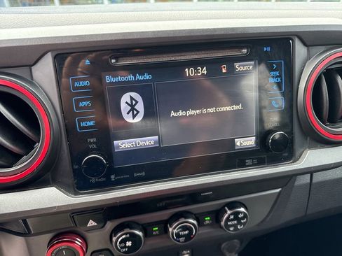 Used 2017 Toyota Tacoma SR5 image 33