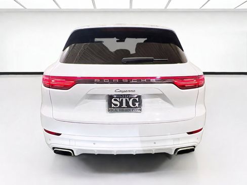 Used 2022 Porsche Cayenne AWD/4WD image 5