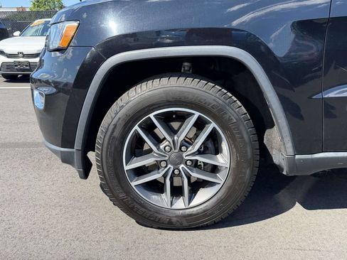Used 2020 Jeep Grand Cherokee Limited AWD/4WD image 12