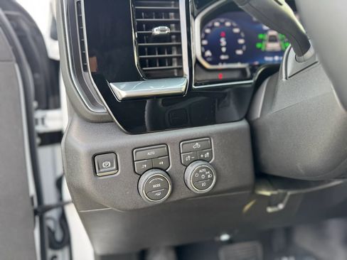 Used 2026 Chevrolet Silverado 1500 RST AWD/4WD image 18