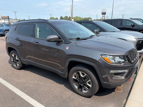 Used 2017 Jeep Compass Trailhawk w/ Cold Weather Group AWD/4WD image 1