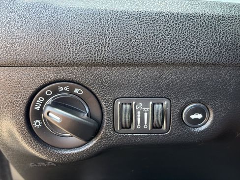 Used 2019 Chrysler 300 Touring w/ Sport Appearance Package RWD image 19