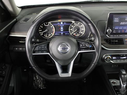 Used 2019 Nissan Altima 2.5 Platinum FWD image 8