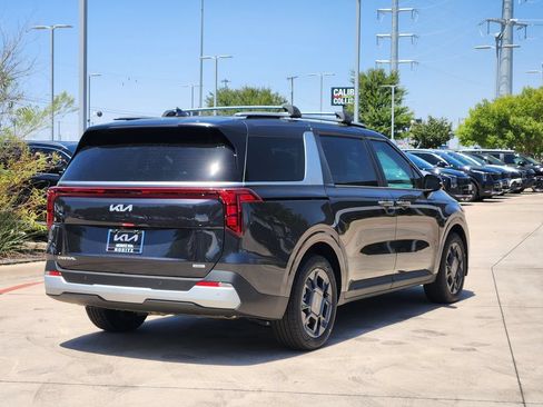 New 2026 Kia Carnival EX FWD image 5