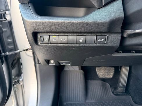 Used 2023 Toyota RAV4 SE image 22